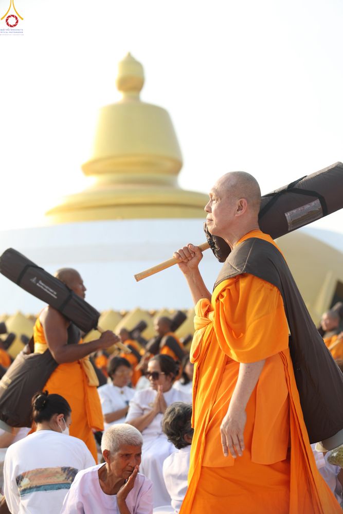 ภาพ No.299647:วันที่ 18 มกราคม พ.ศ. 2569 พิธีต้อนรับพระธรรมยาตรา (ภาพชุดที่ 2) ณ อนุสรณ์สถานลำดับที่ 5  สถานที่เผยแผ่วิชชาธรรมกายครั้งแรก อนุสรณ์สถานบางปลา วัดบางปลา อำเภอบางเลน จังหวัดนครปฐม ในโครงการธรรมยาตรา กตัญญูบูชา มหาปูชนียาจารย์ พระมงคลเทพมุนี(สด จนฺทสโร) พระ