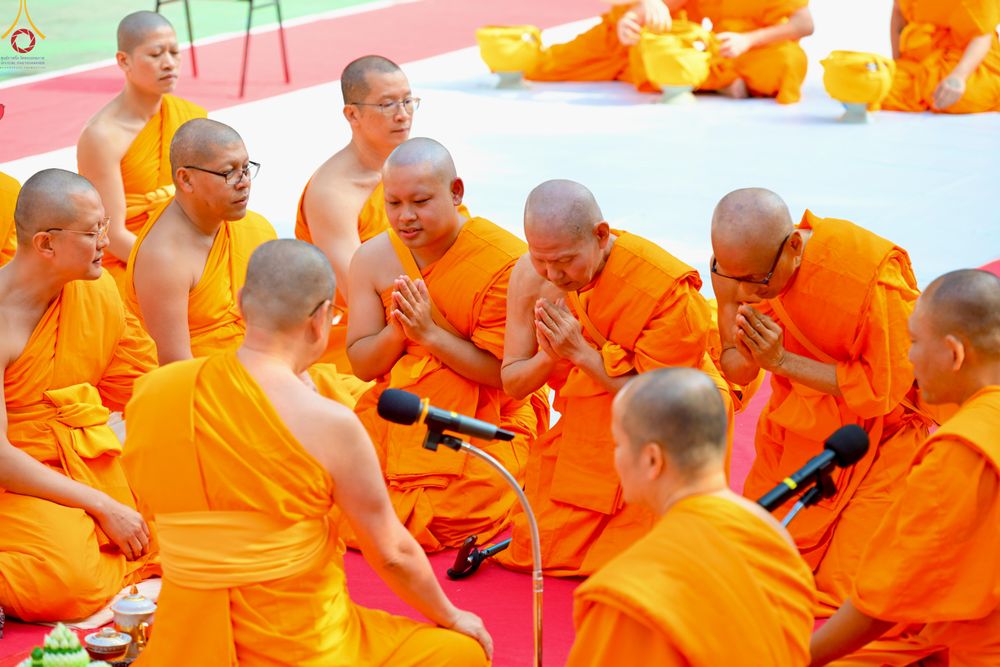 ภาพ No.280767:วันที่ 28 ธันวาคม พ.ศ. 2568 พิธีอุปสมบท โครงการอุปสมบทหมู่ ๘๑ ปี บูชาธรรมหลวงพ่อธัมมชโย ณ สมาคมพุทธ เขตตงช้ง เขตบริหารพิเศษฮ่องกง