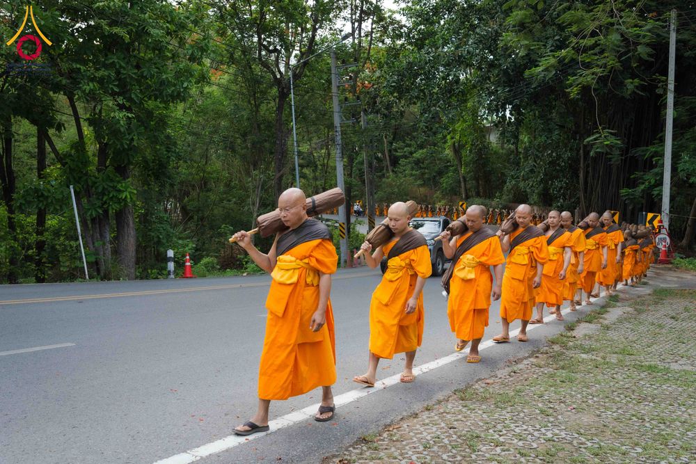 ภาพ No.329133:วันเสาร์ที่ 16 พฤษภาคม พ.ศ.2569 ธรรมยาตรา เดินดูดวงขึ้นดอยฉลองแชมป์บาลี วัดบ้านขุน อำเภอฮอด จังหวัดเชียงใหม่