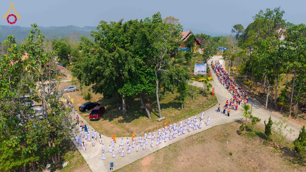 ภาพ No.317653:วันพฤหัสบดีที่ ๒ เมษายน พ.ศ.๒๕๖๙ พิธีบรรพชาสามเณรภาคฤดูร้อน น้อมบูชาธรรมอายุวัฒนมงคล ๘๒ ปี หลวงพ่อธัมมชโย และ ถวายเป็นพระราชกุศลแด่ สมเด็จพระกนิษฐาธิราชเจ้ากรมสมเด็จพระเทพรัตน์ราชสุดาฯ สยามบรมราชกุมารี รุ่นที่ ๑๓ ณ วัดทุ่งเจริญธรรม อำเภออมก๋อย จังหวัดเชี