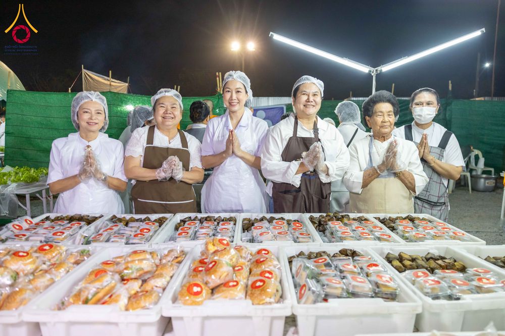 ภาพ No.301677:วันที่ 24 มกราคม พ.ศ. 2569 พิธีถวายภัตตาหารเป็นสังฆทาน แด่พระธรรมยาตรา ณ อนุสรณ์สถานบางปลา วัดบางปลา อำเภอบางเลน จังหวัดนครปฐม ในโครงการธรรมยาตรา กตัญญูบูชา มหาปูชนียาจารย์ พระมงคลเทพมุนี(สด จนฺทสโร) พระผู้ปราบมาร อนุสรณ์สถาน 7 แห่ง ปีที่ 14