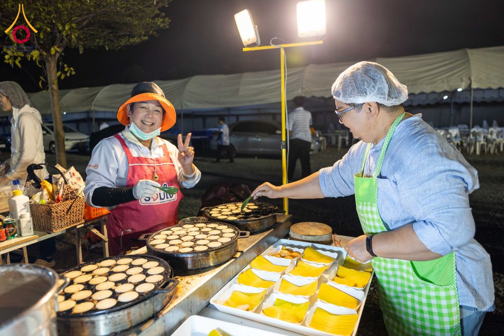 ภาพ No.294737:วันที่ 15 มกราคม พ.ศ. 2569 พิธีถวายภัตตาหารเป็นสังฆทาน แด่พระธรรมยาตรา ณ วัดโบสถ์บน ต.บางคูเวียง จ.นนทบุรี อนุสรณ์สถานลำดับที่ 4 สถานที่เกิดด้วยกายธรรม ในโครงการธรรมยาตรา กตัญญูบูชา มหาปูชนียาจารย์ พระมงคลเทพมุนี(สด จนฺทสโร) พระผู้ปราบมาร อนุสรณ์สถาน 7 แ