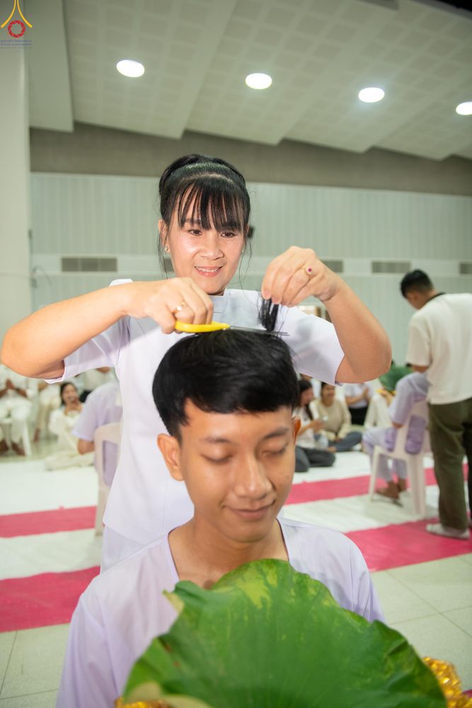 ภาพ No.319302:วันเสาร์ที่ 4 เมษายน พ.ศ.2569 พิธีปลงผมนาคธรรมทายาท โครงการอุปสมบทหมู่ธรรมทายาท ระดับอุดมศึกษา รุ่นที่ 53 ภาคฤดูร้อน ณ มหารัตนวิหารคด 13 วัดพระธรรมกาย