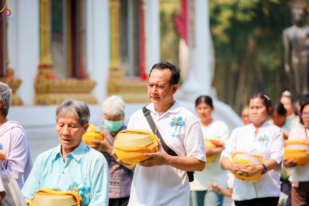 ภาพ No.317962:วันพฤหัสบดีที่ 2 เมษายน พ.ศ.2569 พิธีปลงผม , พิธีขอขมามอบบาตรและผ้าไตร , พิธีบรรพชาสามเณร จำนวน 28 รูป   ณ วัดโซกเป็ดอภิญญาโณ ต.เมืองเก่า อ.เมือง จ.สุโขทัย