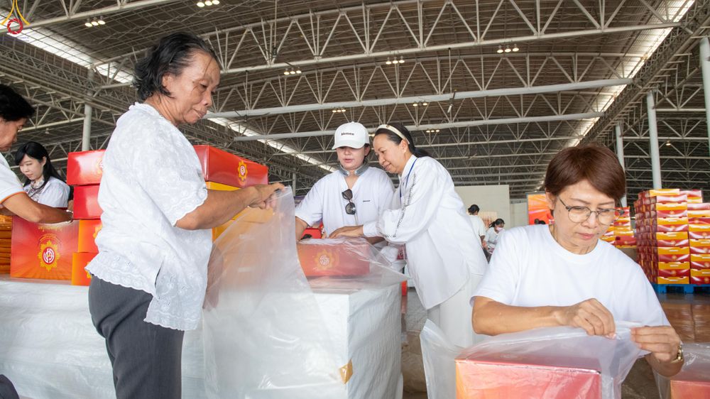 ภาพ No.322110:วันที่ 14 เมษายน พ.ศ.2569 การเตรียมกล่องไทยธรรม วันสุดท้าย เพื่องานถวายมหาสังฆทาน 40,000 กว่าวัดทั่วประเทศ วันคุ้มครองโลก 22 เมษายน พ.ศ.2569 วัดพระธรรมกาย