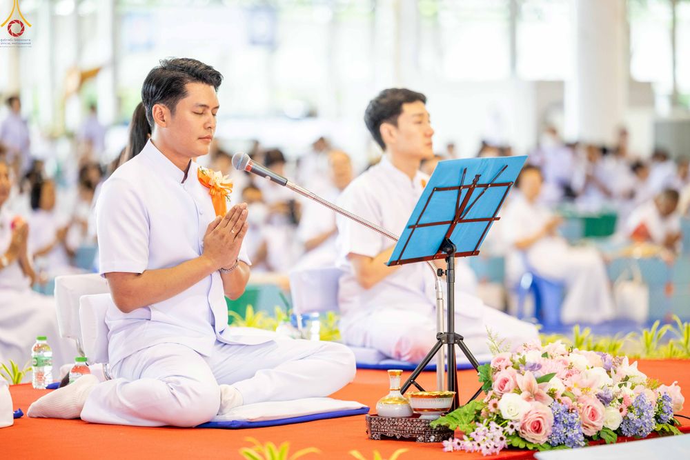 ภาพ No.345323:วันพฤหัสบดีที่ 27 สิงหาคม พ.ศ.2569 พิธีตักบาตรในวันธรรมชัย ณ สภาธรรมกายสากล วัดพระธรรมกาย ปทุมธานี
