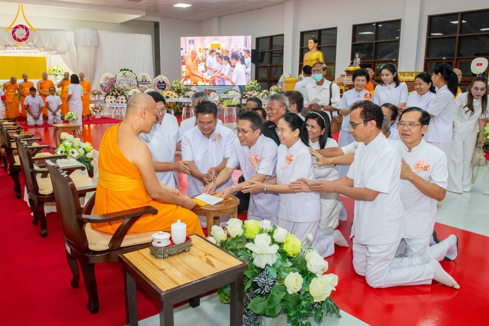 ภาพ No.314732:วันเสาร์ที่ 21 มีนาคม พ.ศ. 2569 พิธีบำเพ็ญกุศล คุณพ่อณรงค์ จินตมากุล  สิริอายุ 99 ปี 11 เดือน โยมบิดา พระครูปลัดรัตนวีรวัฒน์ (รังสฤษดิ์ อิทฺธิจินตโก) ที่ปรึกษาเจ้าคณะจังหวัดปทุมธานี เจ้าอาวาสวัดพระธรรมกาย  ณ ห้องปลูกศรัทธา 2 วัดพระธรรมกาย ปทุมธานี