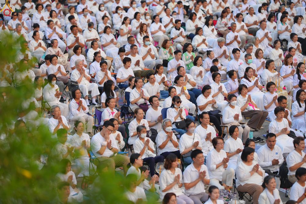 ภาพ No.296952:วันที่ 17 มกราคม พ.ศ. 2569 พิธีจุดประทีปถวายเป็นพุทธบูชา และบูชาธรรมมหาปูชนียาจารย์  ณ วัดโบสถ์บน ต.บางคูเวียง จ.นนทบุรี อนุสรณ์สถานลำดับที่ 4 สถานที่เกิดด้วยกายธรรม ในโครงการธรรมยาตรา กตัญญูบูชา มหาปูชนียาจารย์ พระมงคลเทพมุนี(สด จนฺทสโร) พระผู้ปราบมาร อ