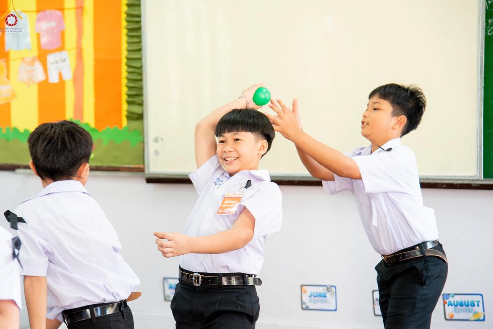 ภาพ No.288930:วันพุธที่ 17 ธันวาคม พ.ศ.2568 กิจกรรมเยาวชนไทยรวมใจทำความดี "เด็กดีมหานคร ต้นแบบด้านศีลธรรม" แข่งขันสอบตอบปัญหาศีลธรรมในพระพุทธศาสนา ครั้งที่ 7 และวันรวมพลังเด็กดี V-Star ประจำปี 2568 ณ วัดมหาธาตุยุวราชรังสฤษฎิ์ราชวรมหาวิหาร กรุงเทพมหานคร