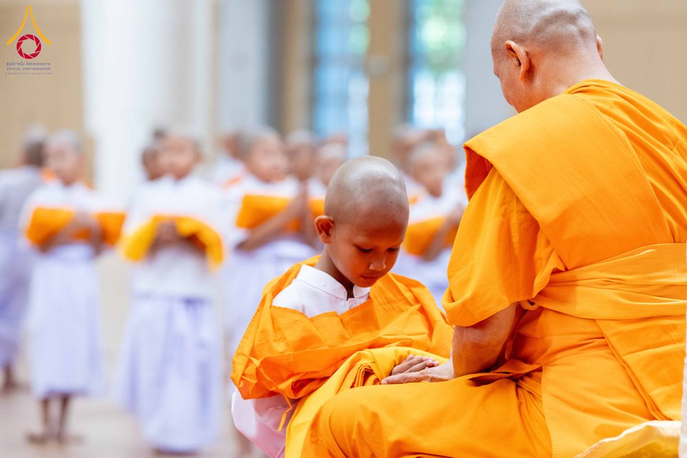 ภาพ No.319535:วันเสาร์ที่ 4 เมษายน พ.ศ.2569 พิธีขอขมา มอบผ้าไตร และถวายบาตรแด่นาคธรรมทายาท ในโครงการบรรพชาสามเณรฟื้นฟูพระพุทธศาสนาทั่วไทย โครงการหน่อแก้วเปรียญธรรม รุ่นที่ 14 โครงการสามเณรยุวธรรมทายาท รุ่นที่ 34 โครงการสามเณรมัชฌิมธรรมทายาท รุ่นที่ 30 ณ สภาธรรมกายสากล