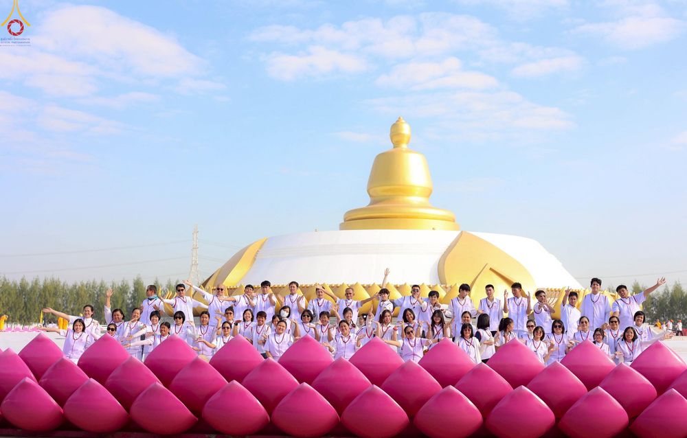 ภาพ No.306727:ภาพเบื้องหลังอาสาสมัครรวมใจ ชุดที่ 5 ในโครงการธรรมยาตรา กตัญญูบูชา มหาปูชนียาจารย์ พระมงคลเทพมุนี(สด จนฺทสโร) พระผู้ปราบมาร อนุสรณ์สถาน 7 แห่ง ปีที่ 14