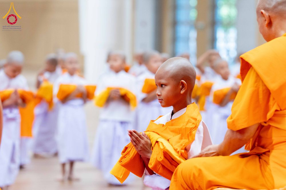 ภาพ No.319536:วันเสาร์ที่ 4 เมษายน พ.ศ.2569 พิธีขอขมา มอบผ้าไตร และถวายบาตรแด่นาคธรรมทายาท ในโครงการบรรพชาสามเณรฟื้นฟูพระพุทธศาสนาทั่วไทย โครงการหน่อแก้วเปรียญธรรม รุ่นที่ 14 โครงการสามเณรยุวธรรมทายาท รุ่นที่ 34 โครงการสามเณรมัชฌิมธรรมทายาท รุ่นที่ 30 ณ สภาธรรมกายสากล