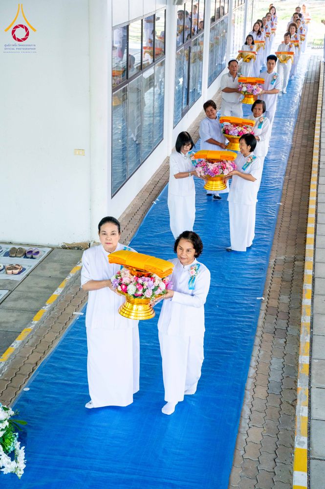 ภาพ No.278393:วันพุธที่ 10 ธันวาคม พ.ศ.2568  พิธีทอดผ้าป่าเพื่อสนับสนุนโครงการตักบาตรพระ 10,000 รูป เมืองกาญจนบุรี ณ อาคารปลูกศรัทธา วัดพระธรรมกาย