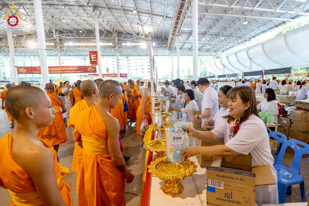 ภาพ No.273085:วันอาทิตย์ที่ 23 พฤศจิกายน พ.ศ.2568 พิธีมุทิตาสักการะ พระมหาเถระและพระเถระ ประจำปีพุทธศักราช 2568 ณ ห้องแก้วสารพัดนึก 2 สภาธรรมกายสากล  วัดพระธรรมกาย