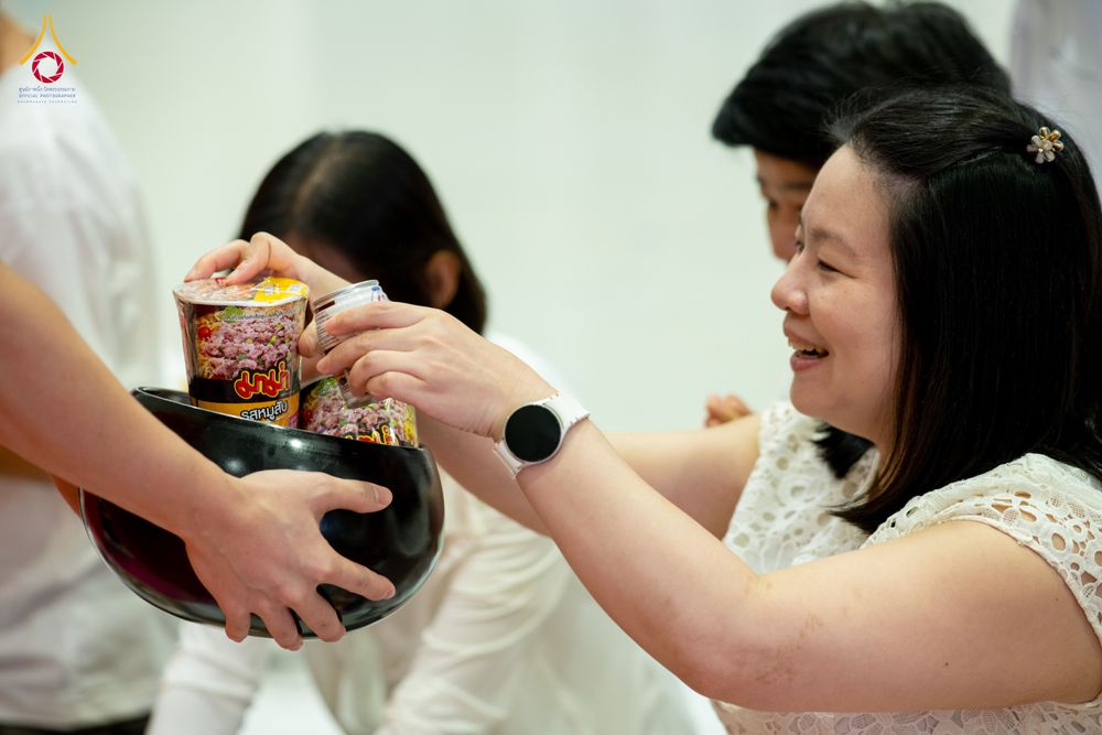 ภาพ No.322892:วันเสาร์ที่ 18 เมษายน พ.ศ. 2569 ตักบาตรฉลองพระใหม่ โครงการอุปสมบทหมู่ธรรมทายาท ระดับอุดมศึกษา รุ่นที่ 53 ภาคฤดูร้อน  ณ ฟ้องปฏิบัติธรรม ชั้นลอย 1/2 มหารัตนวิหารคด คอร์ 13 วัดพระธรรมกาย