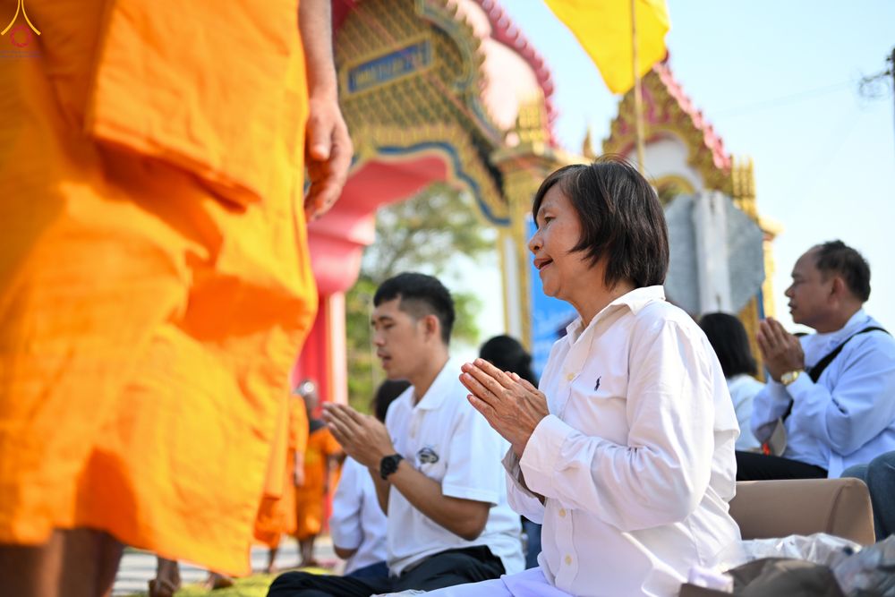 ภาพ No.299379:วันที่ 18 มกราคม พ.ศ. 2569 พิธีต้อนรับพระธรรมยาตรา ณ อนุสรณ์สถานลำดับที่ 5 สถานที่เผยแผ่วิชชาธรรมกายครั้งแรก อนุสรณ์สถานบางปลา วัดบางปลา อำเภอบางเลน จังหวัดนครปฐม ในโครงการธรรมยาตรา กตัญญูบูชา มหาปูชนียาจารย์ พระมงคลเทพมุนี(สด จนฺทสโร) พระผู้ปราบมาร อนุส