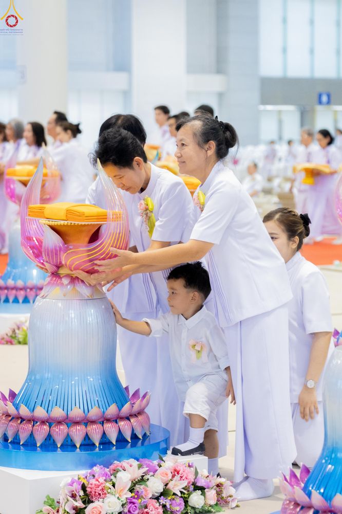 ภาพ No.318511:วันอาทิตย์ต้นเดือนที่ 5 เมษายน พ.ศ.2569 พิธีทอดผ้าป่าสมทบมหาสังฆทาน 40,000 กว่าวัดทั่วประเทศ ณ สภาธรรมกายสากล วัดพระธรรมกาย