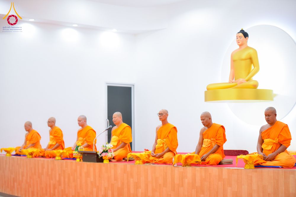 ภาพ No.285115:วันเสาร์ที่ 6 ธันวาคม พ.ศ.2568  พิธีอุปสมบทธรรมทายาท โครงการบรรพชาอุปสมบทหมู่  รุ่นบูชาธรรมมหาปูชนียาจารย์ ประจำปี 2568 ศูนย์ปฏิบัติธรรมและศูนย์อบรมเยาวชนเพชรบุรี อ.ท่ายาง จ.เพชรบุรี ณ วัดศีลคุณาราม อ.เขาย้อย เพชรบุรี