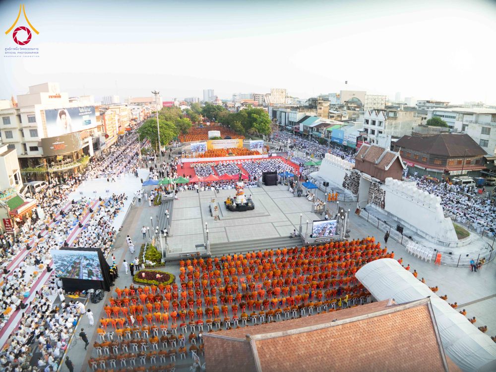 ภาพ No.312581:วันอาทิตย์ที่ 8 มีนาคม พ.ศ.2569 ทำบุญเมืองนครราชสีมา 558 ปี ตักบาตรพระ 10,000 รูป