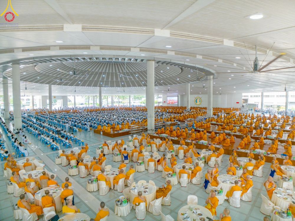 ภาพ No.152993:พิธีถวายภัตตาหารเมนูสวรรค์ ในพรรษาแห่งการเข้าถึงธรรม วันอังคารที่ 10 กันยายน พ.ศ. 2567 ครบรอบ 24 ปี วันละสังขาร คุณยายอาจารย์มหารัตนอุบาสิกาจันทร์ ขนนกยูง ณ หอฉันคุณยายอาจารย์ฯ วัดพระธรรมกาย