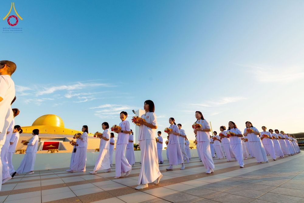 ภาพ No.276638:วันเสาร์ที่ 6 ธันวาคม  พ.ศ. 2568 พิธีเวียนประทักษิณและพิธีวันทาเจดีย์ โครงการอุปสมบทบูชาธรรมมหาปูชนียาจารย์ ประจำปี พ.ศ.2568 โครงการบวชพระนานาชาติ AEC และ WAB รุ่น CEO (นักบริหาร) รุ่นที่ 5 ณ มหาธรรมกายเจดีย์ วัดพระธรรมกาย