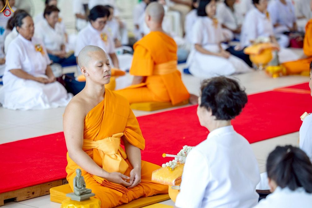 ภาพ No.227728:วันเสาร์ที่ 31 พฤษภาคม พ.ศ.2568 พิธีถวายผ้าไตรแด่สามเณรผู้เข้ารับการอุปสมบท , พิธีอุปสมบทสามเณรเตรียม DCI วัดพระธรรมกาย จ.ปทุมธานี