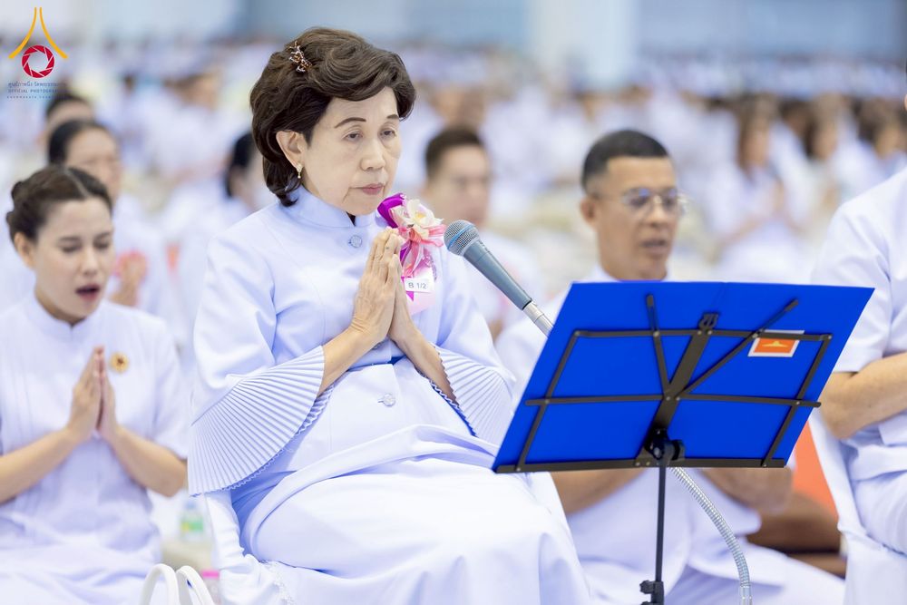 ภาพ No.277169:วันอาทิตย์ที่ 7 ธันวาคม พ.ศ. 2568 พิธีบูชาข้าวพระ ณ สภาธรรมกายสากล วัดพระธรรมกาย