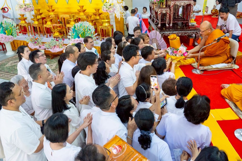 ภาพ No.286087:วันที่ 11 ตุลาคม พ.ศ. 2568 พิธีทอดกฐินสามัคคีทั่วไทย 30,000 วัด โดยคณะศิษยานุศิษย์ บูชาธรรม 81 ปี หลวงพ่อธัมมชโย ณ วัดโบสถ์บน ต.บางคูเวียง อ.บางกรวย จ.นนทบุรี