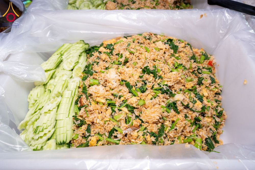 ภาพ No.292657:วันที่ 12 มกราคม พ.ศ. 2569 พิธีถวายภัตตาหารเป็นสังฆทาน แด่พระธรรมยาตรา ณ อนุสรณ์สถานมหาวิหารพระมงคลเทพมุนี (โลตัสแลนด์) อ.สองพี่น้อง จ.สุพรรณบุรี ในโครงการธรรมยาตรา กตัญญูบูชา มหาปูชนียาจารย์ พระมงคลเทพมุนี(สด จนฺทสโร) พระผู้ปราบมาร อนุสรณ์สถาน 7 แห่ง ปี