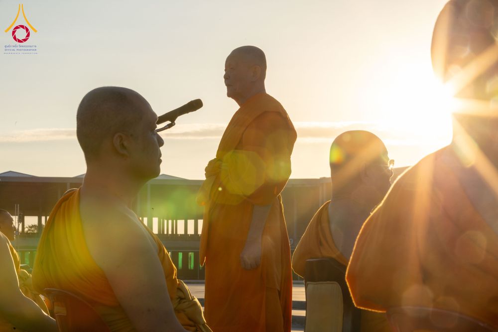 ภาพ No.285266:วันจันทร์ที่ 15 ธันวาคม พ.ศ.2568  บันทึกภาพหมู่ประวัติศาสตร์ โครงการบรรพชาอุปสมบทหมู่  รุ่นบูชาธรรมมหาปูชนียาจารย์ ประจำปี 2568 ณ ลานธรรมมหาธรรมกายเจดีย์ วัดพระธรรมกาย