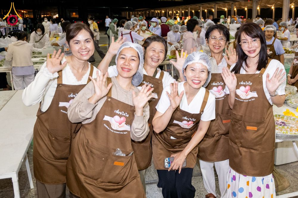 ภาพ No.303799:วันที่ 28 มกราคม พ.ศ. 2569 พิธีถวายภัตตาหารเป็นสังฆทาน แด่พระธรรมยาตรา ณ วัดพระธรรมกาย  จังหวัดปทุมธานี ในโครงการธรรมยาตรา กตัญญูบูชา มหาปูชนียาจารย์ พระมงคลเทพมุนี(สด จนฺทสโร) พระผู้ปราบมาร อนุสรณ์สถาน 7 แห่ง ปีที่ 14