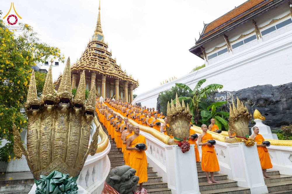 ภาพ No.351411:วันที่ 22 กันยายน พ.ศ. 2569  พิธีตักบาตรสามเณรธรรมทายาท โครงการบรรพชาพัฒนาคุณธรรม จริยธรรม  สำหรับนักเรียนนายสิบตำรวจ (นสต.) รุ่นที่ 16 ศูนย์ฝึกอบรมตำรวจภูธรภาค 1  ณ วัดพระพุทธบาทราชวรมหาวิหาร