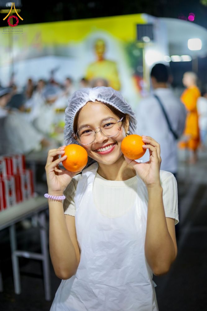 ภาพ No.288000:วันที่ 4 มกราคม พ.ศ. 2569 พิธีถวายภัตตาหารเป็นสังฆทาน แด่พระธรรมยาตรา ในโครงการธรรมยาตรา กตัญญูบูชา มหาปูชนียาจารย์ พระมงคลเทพมุนี(สด จนฺทสโร) พระผู้ปราบมาร อนุสรณ์สถาน 7 แห่ง ปีที่ 14 ณ อนุสรณ์สถานมหาวิหารพระมงคลเทพมุนี (โลตัสแลนด์) อ.สองพี่น้อง จ.สุพรร