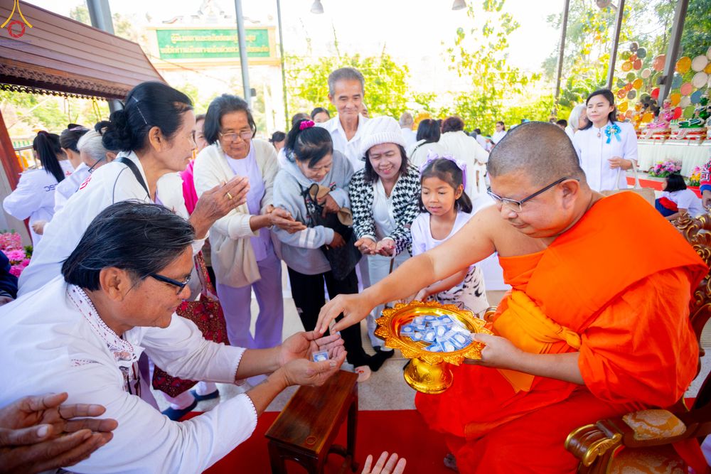 ภาพ No.293344:วันที่ 12 มกราคม พ.ศ. 2569 พิธีทอดผ้าป่าทำนุบำรุงศาสนสถาน ณ วัดพรสวรรค์ อ.สองพี่น้อง จ.สุพรรณบุรี ในโครงการธรรมยาตรา กตัญญูบูชา มหาปูชนียาจารย์ พระมงคลเทพมุนี(สด จนฺทสโร) พระผู้ปราบมาร อนุสรณ์สถาน 7 แห่ง ปีที่ 14