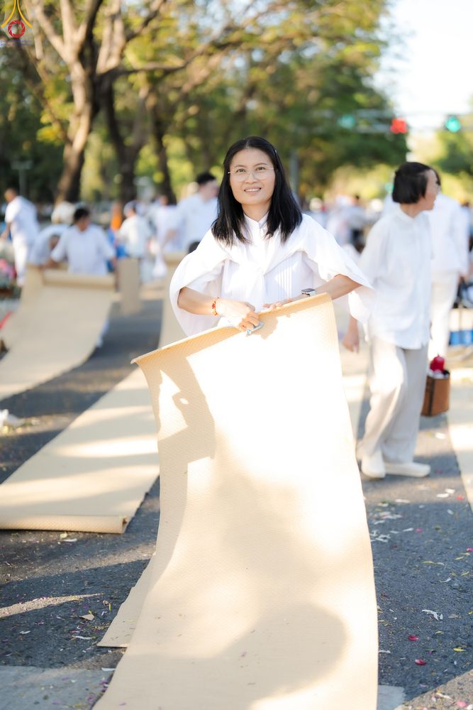 ภาพ No.296087:ภาพเบื้องหลังอาสาสมัครรวมใจ ชุดที่ 1 ในโครงการธรรมยาตรา กตัญญูบูชา มหาปูชนียาจารย์ พระมงคลเทพมุนี(สด จนฺทสโร) พระผู้ปราบมาร อนุสรณ์สถาน 7 แห่ง ปีที่ 14