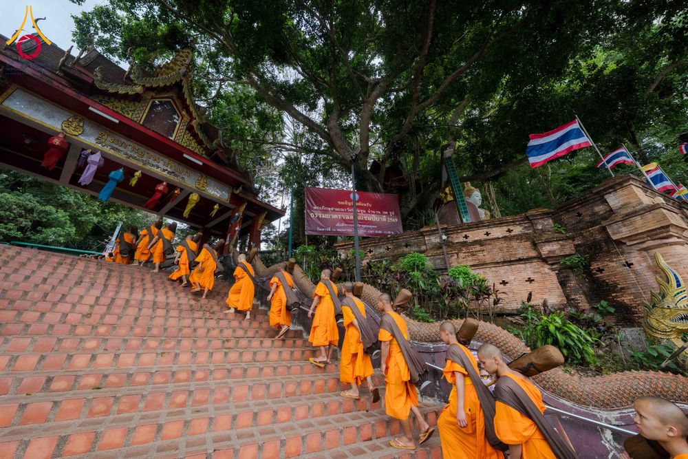 ภาพ No.329170:วันเสาร์ที่ 16 พฤษภาคม พ.ศ.2569 ธรรมยาตรา เดินดูดวงขึ้นดอยฉลองแชมป์บาลี วัดบ้านขุน อำเภอฮอด จังหวัดเชียงใหม่