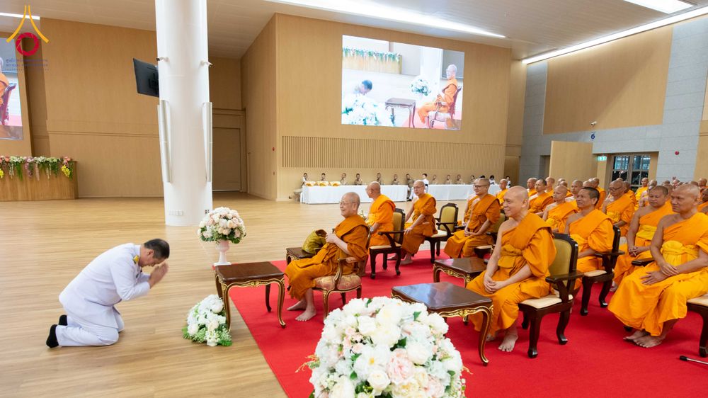 ภาพ No.306494:วันที่ 31 มกราคม พ.ศ. 2569  พิธีบำเพ็ญกุศล 100 วัน เพื่ออุทิศถวายแด่  สมเด็จพระนางเจ้าสิริกิติ์ พระบรมราชินีนาถ พระบรมราชชนนีพันปีหลวง ณ ห้องแก้วสารพัดนึก2 วัดพระธรรมกาย ปทุมธานี