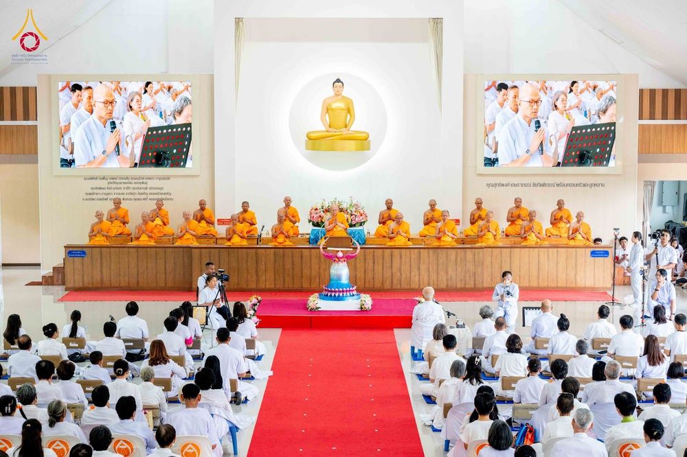 ภาพ No.346601:วันอาทิตย์ที่ 30 สิงหาคม พ.ศ.2569 พิธีทอดผ้าป่า สวดธรรมจักรกัปปวัตนสูตรกลั่นแผ่นดินโปรยรัตนชาติ  สถาปนาองค์พระเจดีย์เพื่อสร้างสันติภาพโลก  ณ ศูนย์ปฏิบัติธรรมพนมสารคาม (เพชรตะวัน) จังหวัดฉะเชิงเทรา