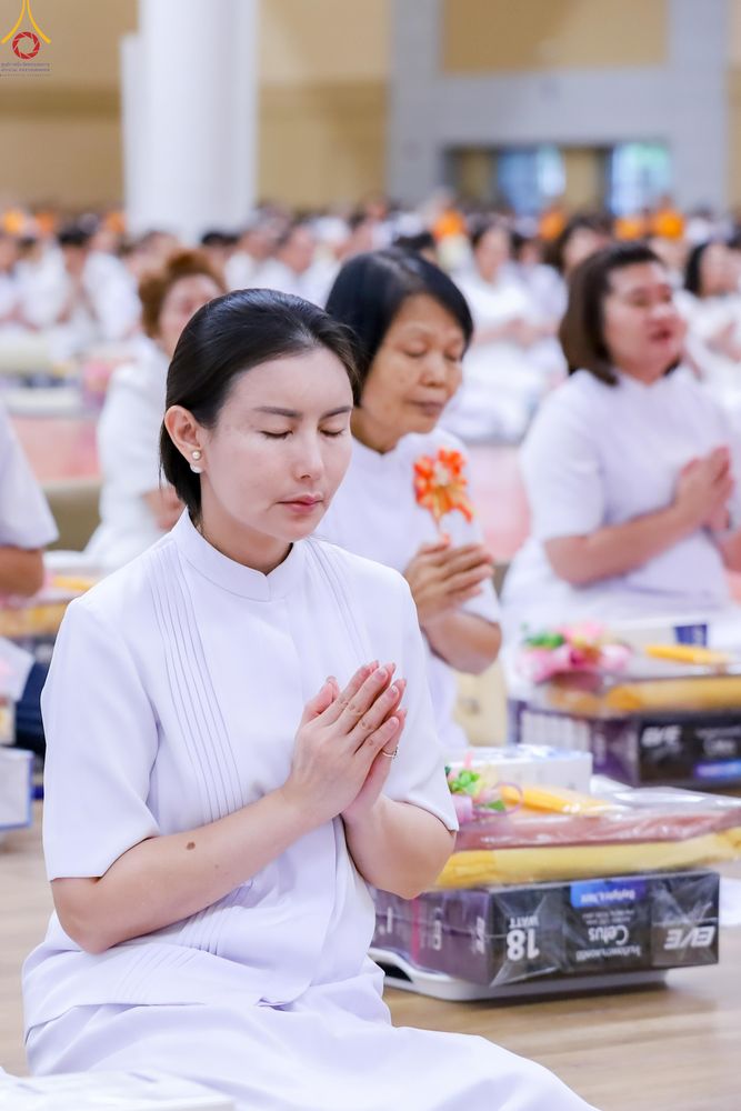 ภาพ No.341816:วันพุธที่ 29 กรกฎาคม พ.ศ. 2569 พิธีถวายผ้าอาบน้ำฝน เทียนพรรษาและประทีปโคมไฟ ณ ห้องแก้วสารพัดนึก 2 สภาธรรมกายสากล วัดพระธรรมกาย
