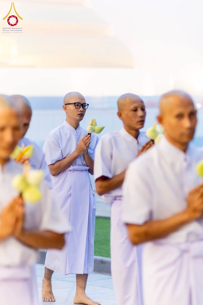 ภาพ No.298055:วันเสาร์ที่ 17 มกราคม พ.ศ. 2569 พิธีบรรพชาอุปสมบท โครงการอุปสมบทหมู่ บูชาธรรมครบ 117 ปี คุณยายอาจารย์มหารัตนอุบาสิกาจันทร์ ขนนกยูง  ณ อุโบสถพระไตรปิฎก วัดพระธรรมกาย