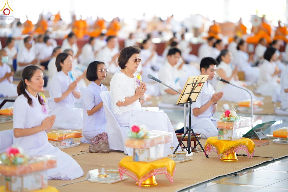 ภาพ No.337508:วันจันทร์ที่ 29 มิถุนายน พ.ศ.2569 (วันพระขึ้น 15 ค่ำ เดือน 8) พิธีบุพเปตพลี ครั้งที่ 184 ณ หอฉันคุณยายอาจารย์ฯ  พิธีสวดธัมมจักกัปปวัตนสูตร ครบ 8,495,000,000 จบ ณ มหาวิหารคด วัดพระธรรมกาย