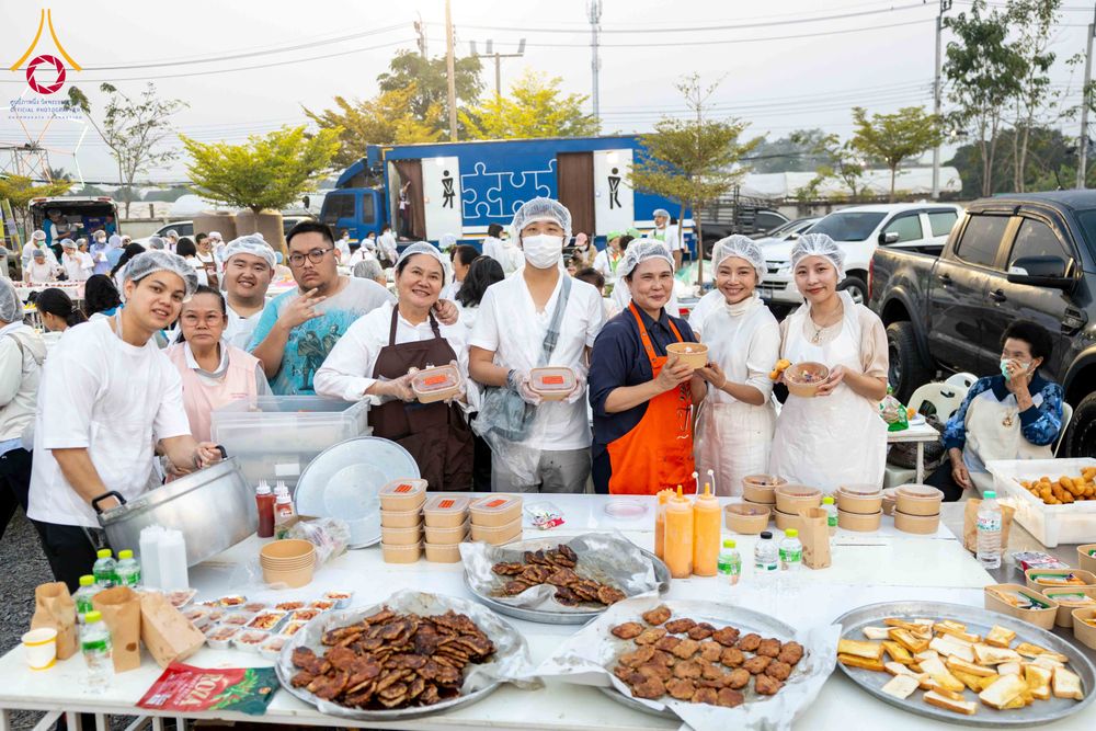 ภาพ No.295497:วันที่ 16 มกราคม พ.ศ. 2569 พิธีถวายภัตตาหารเป็นสังฆทาน แด่พระธรรมยาตรา ณ วัดโบสถ์บน ต.บางคูเวียง จ.นนทบุรี อนุสรณ์สถานลำดับที่ 4 สถานที่เกิดด้วยกายธรรม ในโครงการธรรมยาตรา กตัญญูบูชา มหาปูชนียาจารย์ พระมงคลเทพมุนี(สด จนฺทสโร) พระผู้ปราบมาร อนุสรณ์สถาน 7 แ