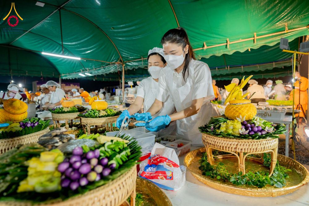 ภาพ No.297831:วันที่ 19 มกราคม พ.ศ. 2569 พิธีถวายภัตตาหารเป็นสังฆทาน แด่พระธรรมยาตรา ณ อนุสรณ์สถานบางปลา วัดบางปลา อำเภอบางเลน จังหวัดนครปฐม ในโครงการธรรมยาตรา กตัญญูบูชา มหาปูชนียาจารย์ พระมงคลเทพมุนี(สด จนฺทสโร) พระผู้ปราบมาร อนุสรณ์สถาน 7 แห่ง ปีที่ 14