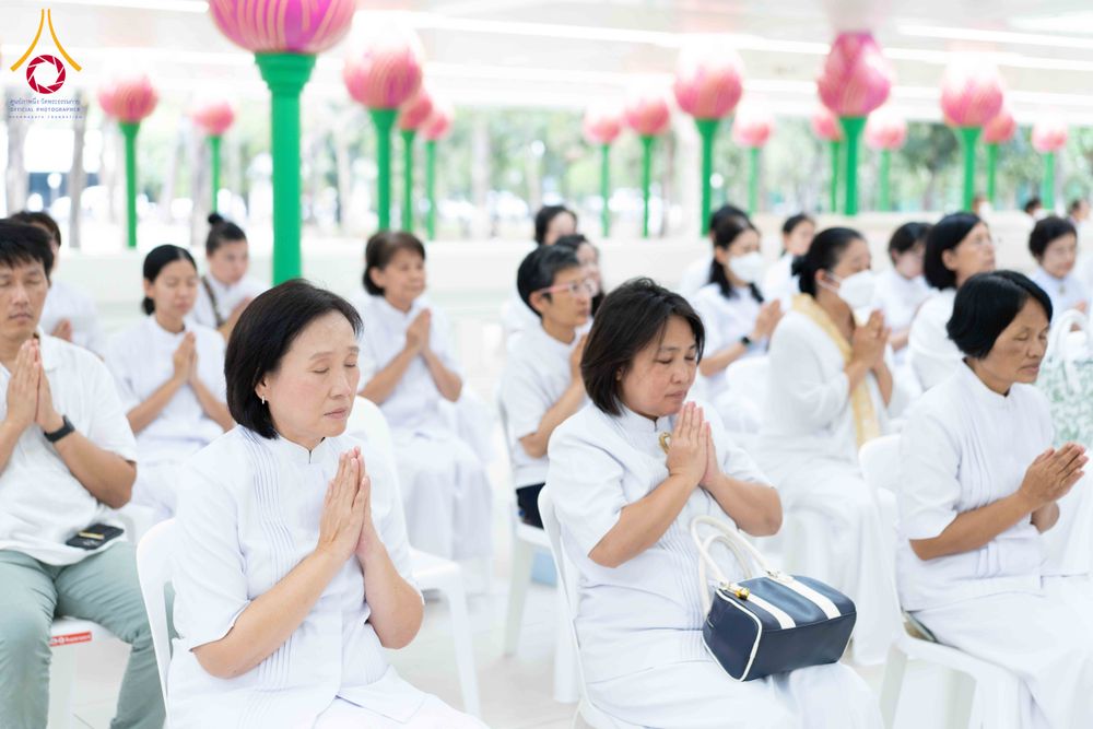 ภาพ No.309013:วันอาทิตย์ที่ 8 กุมภาพันธ์ พ.ศ. 2569  พิธีต้อนรับพระบัญชาสมเด็จพระสังฆราช แต่งตั้ง  “พระครูปลัดรัตนวีรวัฒน์” (รังสฤษดิ์ อิทฺธิจินฺตโก) เจ้าอาวาสวัดพระธรรมกาย ให้ดำรงตำแหน่ง “ที่ปรึกษาเจ้าคณะจังหวัดปทุมธานี”