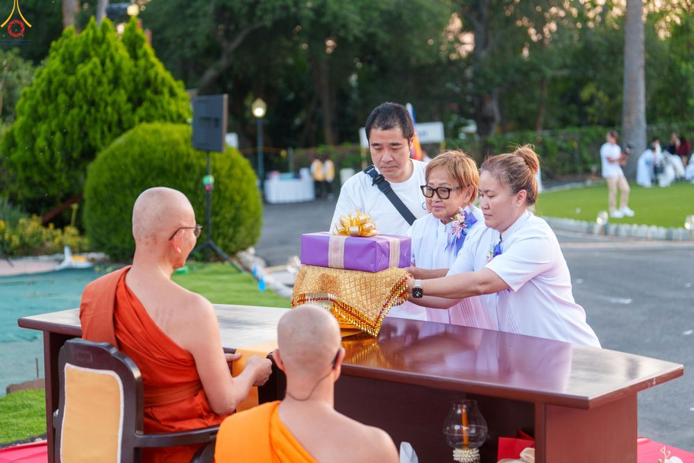 ภาพ No.332738:วันอาทิตย์ที่ 31 พฤษภาคม พ.ศ. 2569 วันวิสาขบูชา ณ วัดพระธรรมกายแคลิฟอร์เนีย  ประเทศสหรัฐอเมริกา