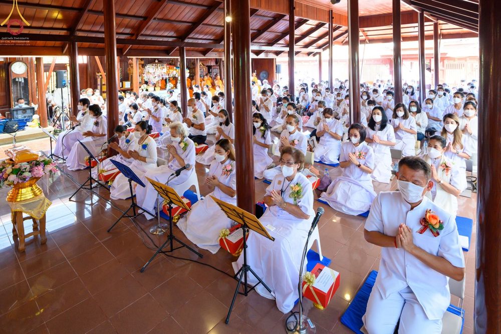 ภาพ No.71609:พระธรรมยาตรา ปฏิบัติศาสนกิจ ทำนุบำรุงศาสนสถาน, ปฏิบัติธรรม ร่วมกับชุมชน,นักเรียนเด็กดีวีสตาร์ และร่วมพิธีทอดผ้าป่าบำรุงศาสนสถาน ในโครงการธรรมยาตรากตัญญูบูชา มหาปูชนียาจารย์ พระมงคลเทพมุนี(สด จนฺทสโร) พระผู้ปราบมาร อนุสรณ์สถาน 7 แห่ง ปีที่ 11 ณ วัดสองพี่น