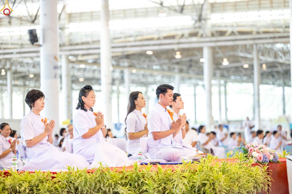 ภาพ No.345361:วันพฤหัสบดีที่ 27 สิงหาคม พ.ศ.2569 พิธีตักบาตรในวันธรรมชัย ณ สภาธรรมกายสากล วัดพระธรรมกาย ปทุมธานี