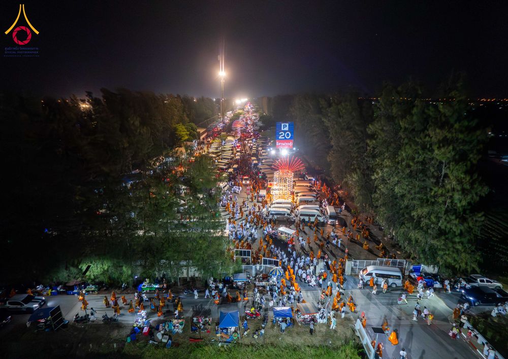 ภาพ No.324543:วันที่ 22 เมษายน พ.ศ.2569 (วันคุ้มครองโลก) บรรยากาศพระสังฆาธิการและสาธุชน การเดินทางกลับ งานถวายมหาสังฆทาน 40,000 กว่าวัดทั่วประเทศ วัดพระธรรมกาย