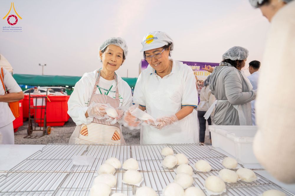 ภาพ No.297841:วันที่ 19 มกราคม พ.ศ. 2569 พิธีถวายภัตตาหารเป็นสังฆทาน แด่พระธรรมยาตรา ณ อนุสรณ์สถานบางปลา วัดบางปลา อำเภอบางเลน จังหวัดนครปฐม ในโครงการธรรมยาตรา กตัญญูบูชา มหาปูชนียาจารย์ พระมงคลเทพมุนี(สด จนฺทสโร) พระผู้ปราบมาร อนุสรณ์สถาน 7 แห่ง ปีที่ 14