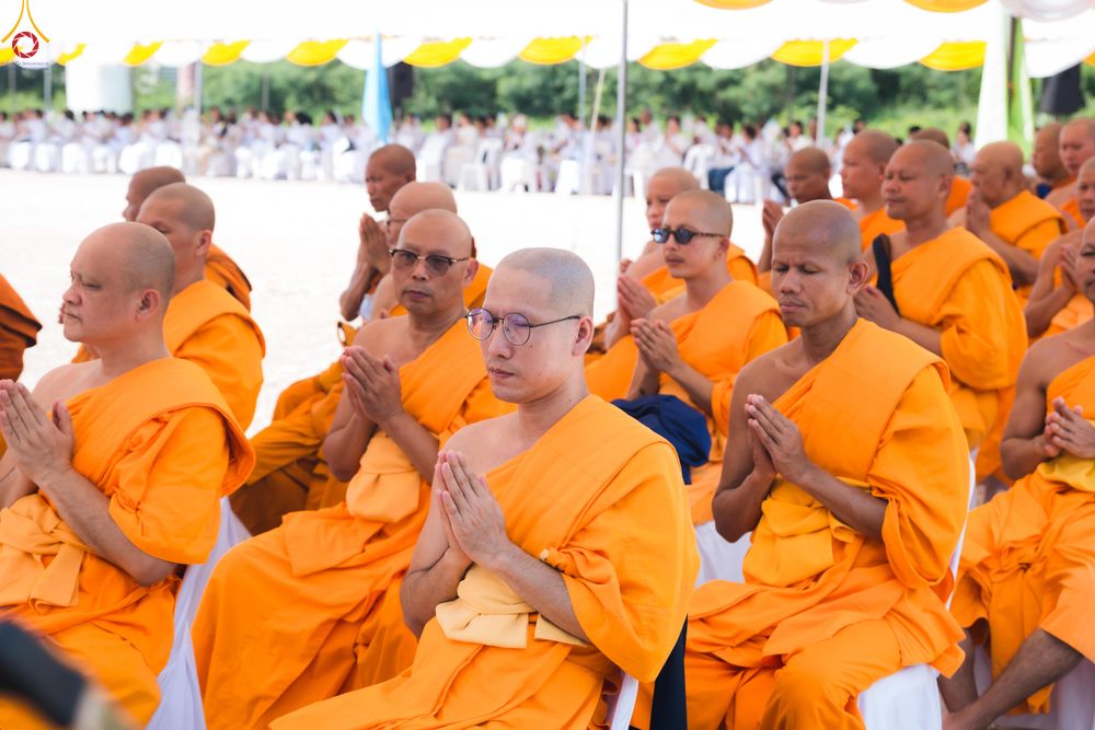 ภาพ No.331406:วันที่ 31 พฤษภาคม พ.ศ.2569 พิธีทอดผ้าป่าและตอกเสาเข็มมงคลต้นแรก องค์พระเจดีย์เพื่อสร้างสันติภาพโลก  ณ ธุดงคสถานพัฒนานิคม จังหวัดลพบุรี